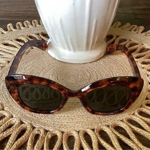 Ryan Simkhai Tortoise Shell Cat Eye Polarized Sunglasses - Picture 2 of 8